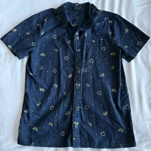 Art Class Boy’s Navy Button Down Short-Sleeved Shirt with Green Gamer Accents